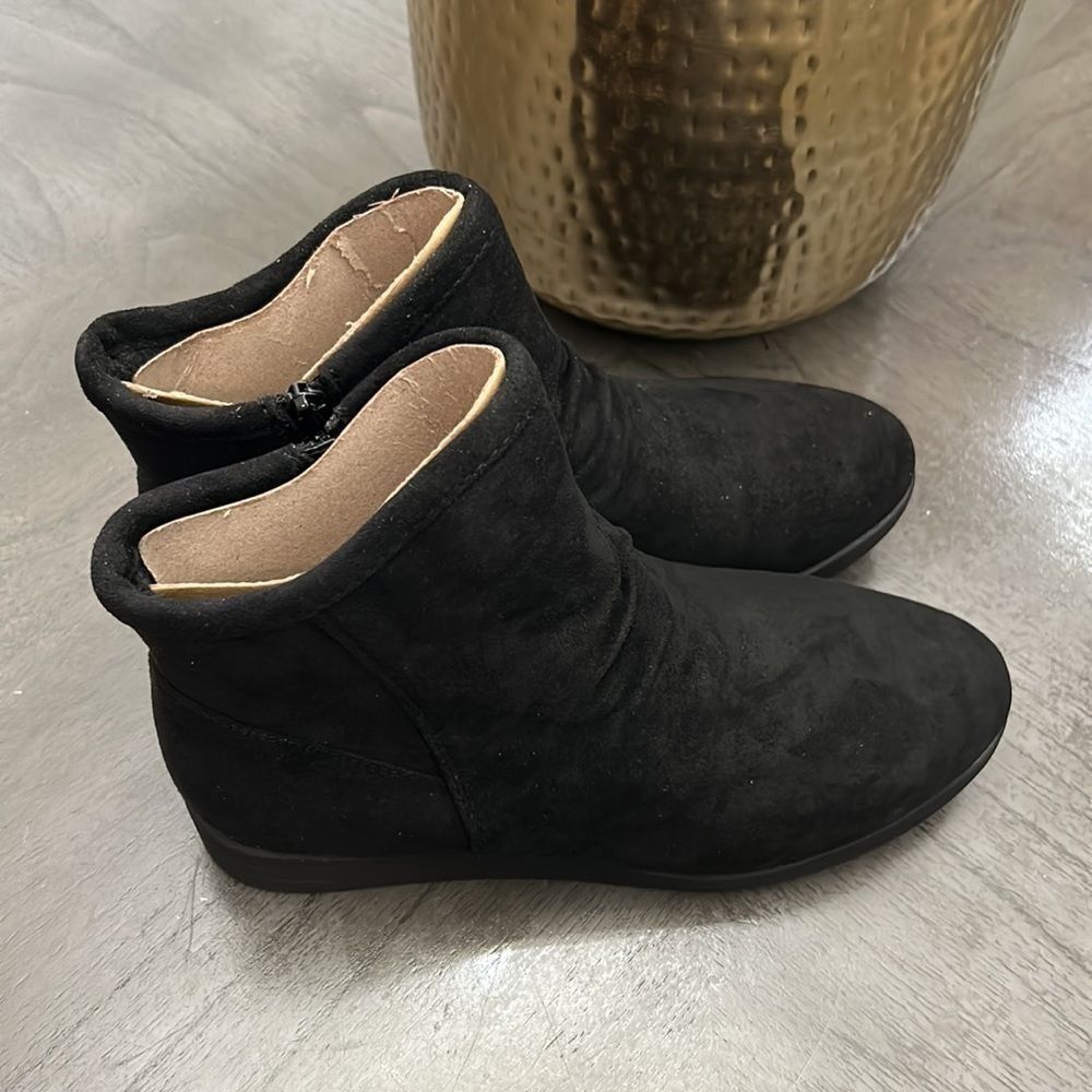 SOUL NATURALIZER Indie Womens Zipper Booties In Black (Wide) - Picture 2 of 11